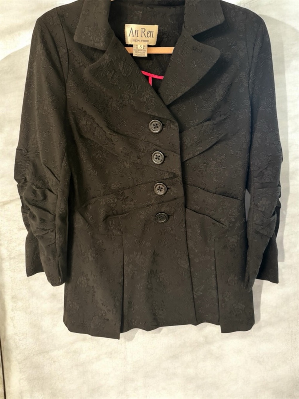 An Ren Black Textured Button-Front Women's Blazer